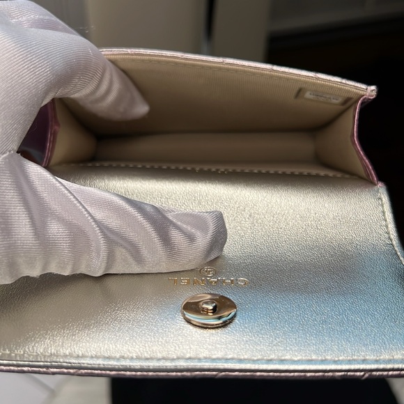 Gradient Metallic Two Tone Lambskin Quilted Flap Chain Belt Bag NWOT Pink/Silver - Picture 10 of 17